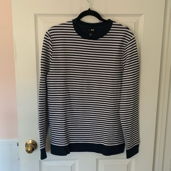 H&M Tops - ‼️H&M Sweatshirt 2/$25